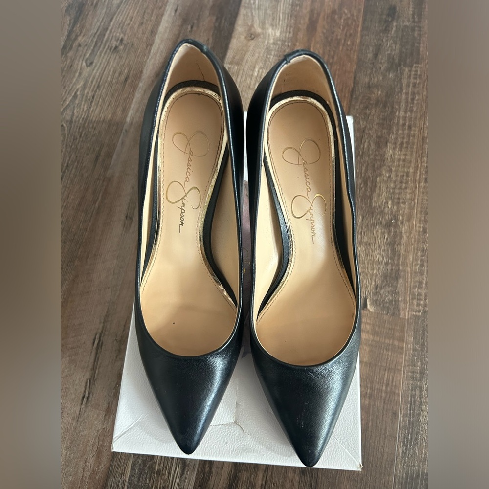 Jessica Simpson carpena pump - size 7 - black